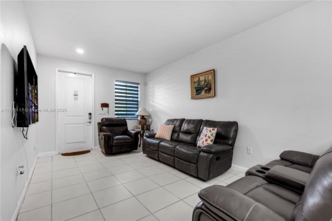 Touwnhouse à vendre à Homestead, Floride: 3 chambres, 164.44 m2 № 1693154 - photo 3
