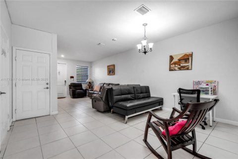 Touwnhouse à vendre à Homestead, Floride: 3 chambres, 164.44 m2 № 1693154 - photo 4
