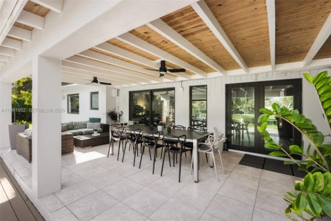 House in Pinecrest, Florida 4 bedrooms, 165.92 sq.m. № 2248283 - photo 30