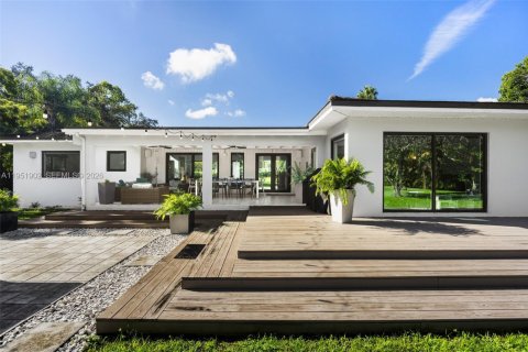 House in Pinecrest, Florida 4 bedrooms, 165.92 sq.m. № 2248283 - photo 29