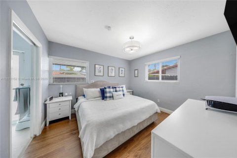 Casa en venta en Miami, Florida, 3 dormitorios, 171.78 m2 № 1897791 - foto 14