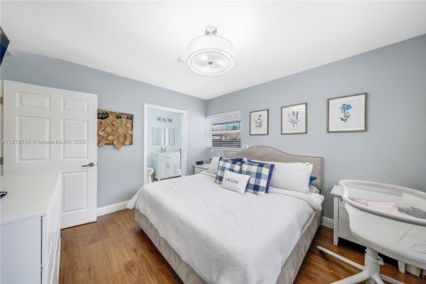 Casa en venta en Miami, Florida, 3 dormitorios, 171.78 m2 № 1897791 - foto 15