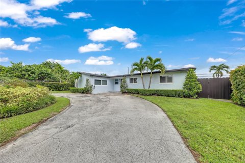 Casa en venta en Miami, Florida, 3 dormitorios, 171.78 m2 № 1897791 - foto 1