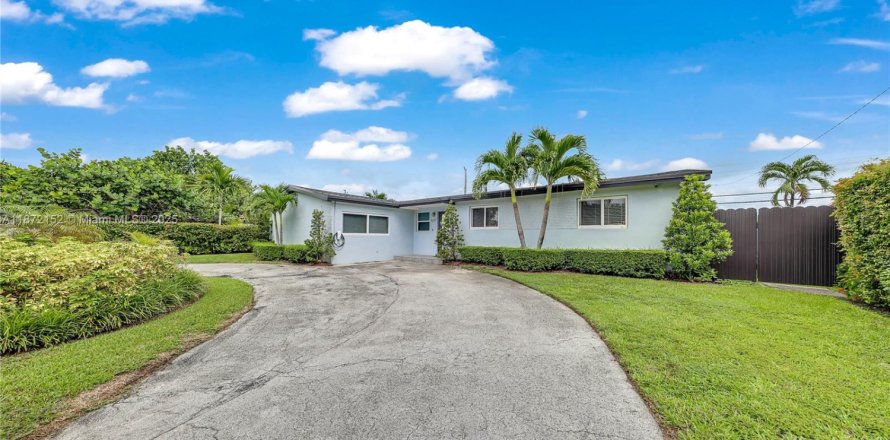 Casa en Miami, Florida 3 dormitorios, 171.78 m2 № 1897791