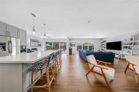 Casa en venta en Miami, Florida, 3 dormitorios, 171.78 m2 № 1897791 - foto 6