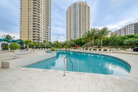 Купить кондоминиум в Майами, Флорида 1 спальня, 72.46м2, № 2032098 - фото 20