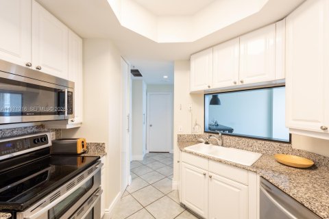 Купить кондоминиум в Майами, Флорида 1 спальня, 72.46м2, № 2032098 - фото 6