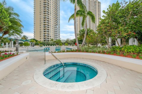 Купить кондоминиум в Майами, Флорида 1 спальня, 72.46м2, № 2032098 - фото 27