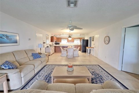 House in Okeechobee, Florida 2 bedrooms, 130.81 sq.m. № 1909201 - photo 17