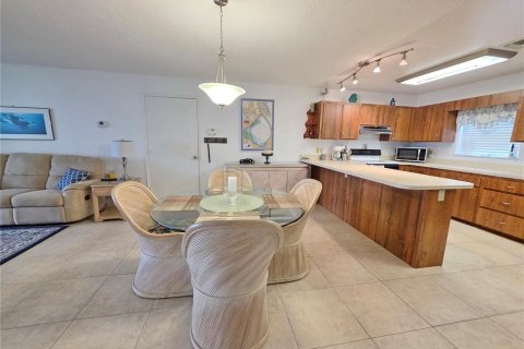 House in Okeechobee, Florida 2 bedrooms, 130.81 sq.m. № 1909201 - photo 11