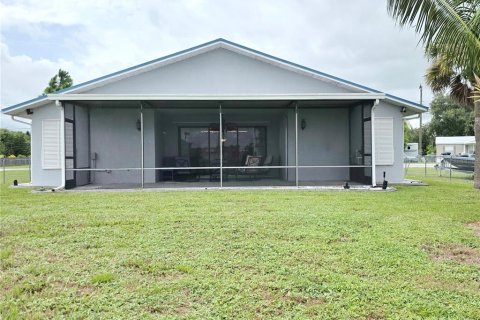 House in Okeechobee, Florida 2 bedrooms, 130.81 sq.m. № 1909201 - photo 5