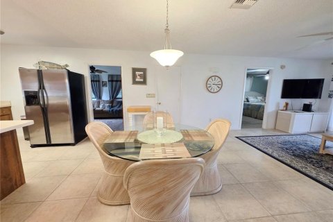 House in Okeechobee, Florida 2 bedrooms, 130.81 sq.m. № 1909201 - photo 12