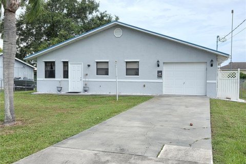 House in Okeechobee, Florida 2 bedrooms, 130.81 sq.m. № 1909201 - photo 2