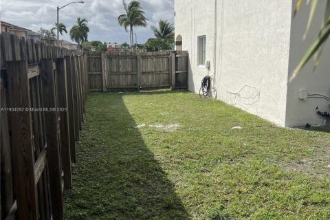 Casa en venta en Homestead, Florida, 3 dormitorios, 159.33 m2 № 1955335 - foto 16