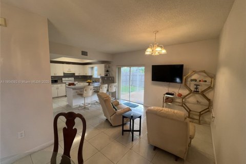 Casa en venta en Homestead, Florida, 3 dormitorios, 159.33 m2 № 1955335 - foto 14