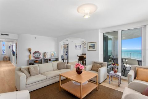 Condo in Longboat Key, Florida, 3 bedrooms № 2155694 - photo 8