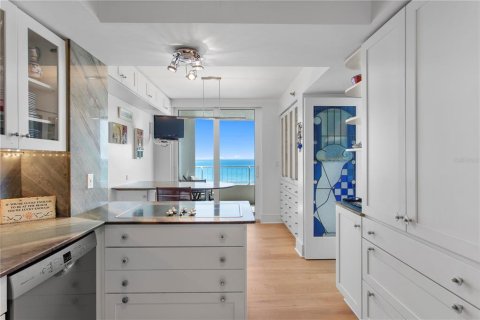 Condo in Longboat Key, Florida, 3 bedrooms № 2155694 - photo 14