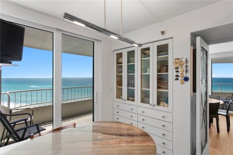 Condo in Longboat Key, Florida, 3 bedrooms № 2155694 - photo 15