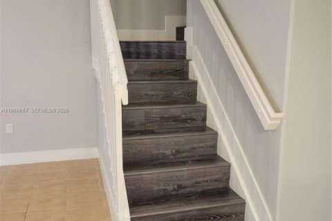 Townhouse in Tamarac, Florida 3 bedrooms, 142.7 sq.m. № 2030686 - photo 10