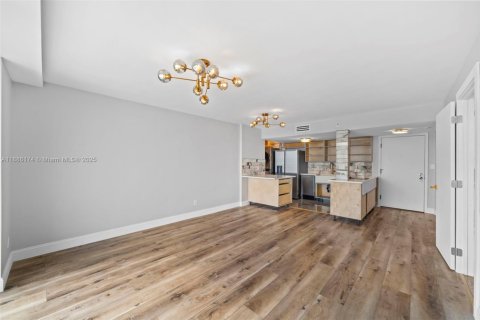 Купить кондоминиум в Майами, Флорида 1 спальня, 62.62м2, № 1933707 - фото 4