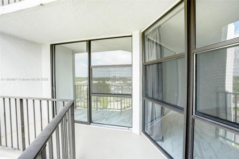 Купить кондоминиум в Халландейл-Бич, Флорида 1 спальня, 81.29м2, № 1956539 - фото 14