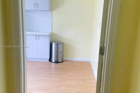 Снять в аренду квартиру в Майами-Гарденс, Флорида 1 спальня, 37.16м2, № 1991132 - фото 14