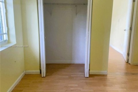 Снять в аренду квартиру в Майами-Гарденс, Флорида 1 спальня, 37.16м2, № 1991132 - фото 4