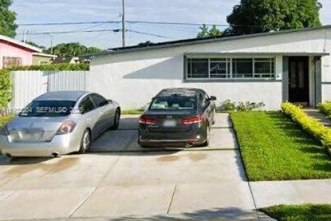 Снять в аренду квартиру в Майами-Гарденс, Флорида 1 спальня, 37.16м2, № 1991132 - фото 1