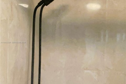 Снять в аренду квартиру в Майами-Гарденс, Флорида 1 спальня, 37.16м2, № 1991132 - фото 13