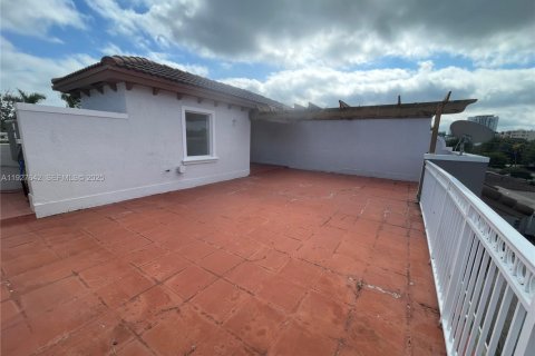 Adosado en venta en Hollywood, Florida, 3 dormitorios, 252.97 m2 № 1987905 - foto 10