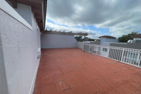 Adosado en venta en Hollywood, Florida, 3 dormitorios, 252.97 m2 № 1987905 - foto 16