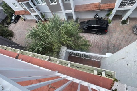 Adosado en venta en Hollywood, Florida, 3 dormitorios, 252.97 m2 № 1987905 - foto 18