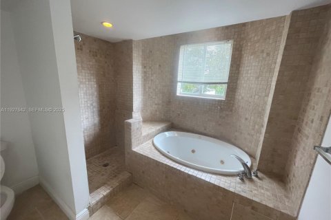 Adosado en venta en Hollywood, Florida, 3 dormitorios, 252.97 m2 № 1987905 - foto 21