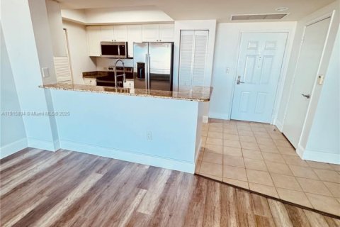 Condominio en venta en Aventura, Florida, 2 dormitorios, 109.16 m2 № 2016271 - foto 14