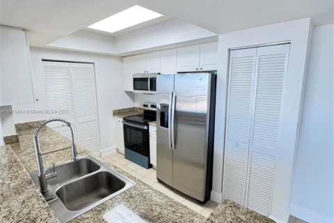 Condominio en venta en Aventura, Florida, 2 dormitorios, 109.16 m2 № 2016271 - foto 8
