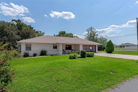 Villa ou maison à vendre à Beverly Hills, Floride: 2 chambres, 158.03 m2 № 1906750 - photo 1