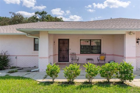 Villa ou maison à vendre à Beverly Hills, Floride: 2 chambres, 158.03 m2 № 1906750 - photo 4