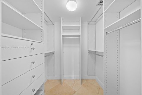 Condominio en venta en Hallandale Beach, Florida, 2 dormitorios, 135.45 m2 № 1890854 - foto 16