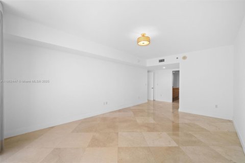 Condominio en venta en Hallandale Beach, Florida, 2 dormitorios, 135.45 m2 № 1890854 - foto 12