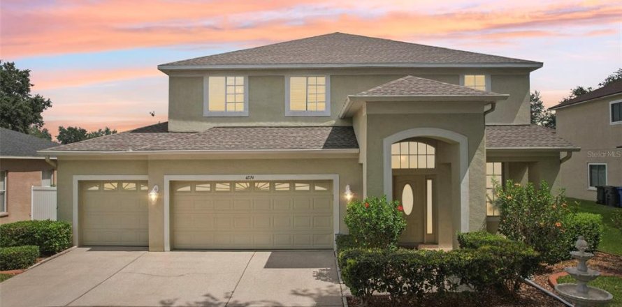 House in Valrico, Florida 4 bedrooms, 273.69 sq.m. № 1679617