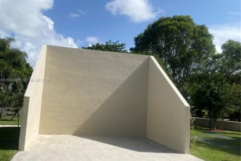 Condo in Pompano Beach, Florida, 2 bedrooms  № 2069357 - photo 3