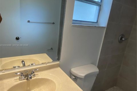 Condo in Pompano Beach, Florida, 2 bedrooms  № 2069357 - photo 6