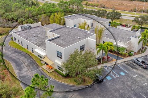 Propiedad comercial en venta en Sarasota, Florida, 846.71 m2 № 992405 - foto 6