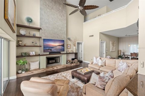 Villa ou maison à vendre à Orlando, Floride: 4 chambres, 342.53 m2 № 1801727 - photo 12
