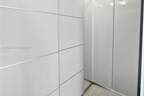 Touwnhouse à louer à Doral, Floride: 4 chambres, 246.66 m2 № 2046360 - photo 13