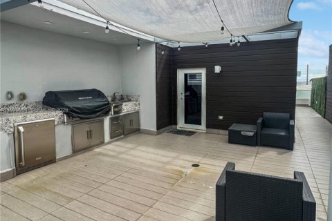 Touwnhouse à louer à Doral, Floride: 4 chambres, 246.66 m2 № 2046360 - photo 18