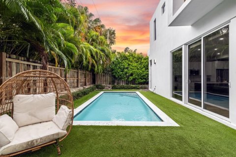 Купить виллу или дом в Майами, Флорида 5 спален, 336.68м2, № 1955380 - фото 8