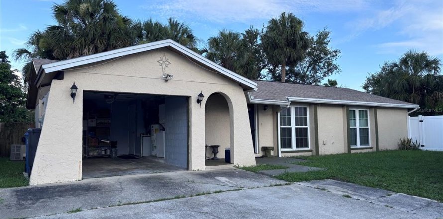 House in Tampa, Florida 3 bedrooms, 119.29 sq.m. № 1810957