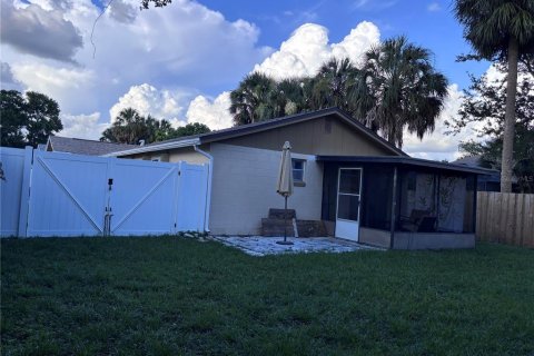 House in Tampa, Florida 3 bedrooms, 119.29 sq.m. № 1810957 - photo 18