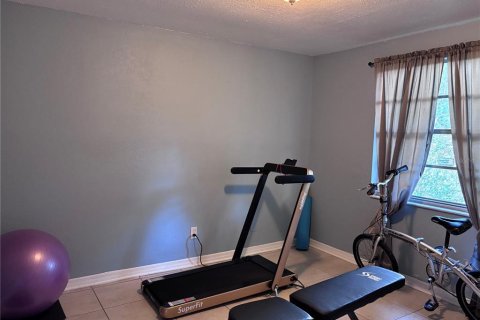 House in Tampa, Florida 3 bedrooms, 119.29 sq.m. № 1810957 - photo 12